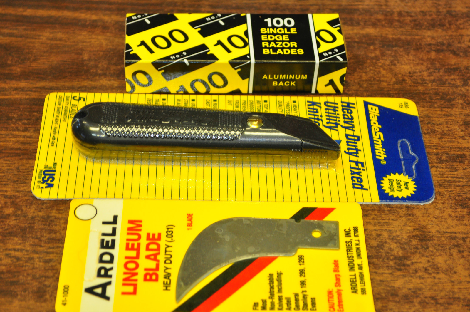 BLADESMITH HEAVY DUTY FIXED UTILITY KNIFE 5 BLADES+100 Blade+Linoleum Blade USA