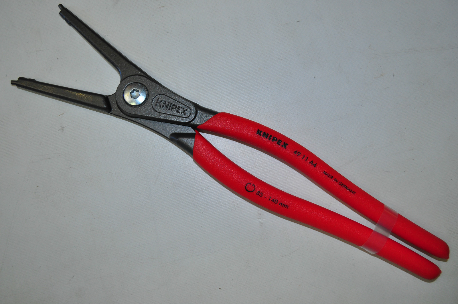 Precision Circlip Pliers to assemble external circlips on shafts Knipex 49 11 A4
