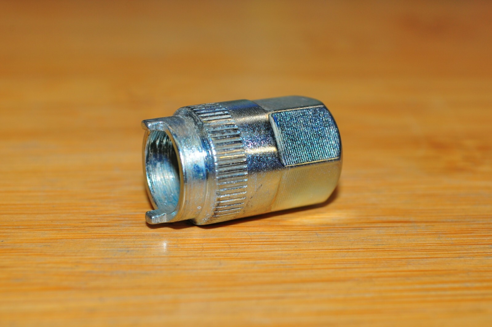 STRUT NUT SHOCK SOCKET SLOT DRIVE W220 -16 MM MERCEDES BENZ MBZ2029 KTC