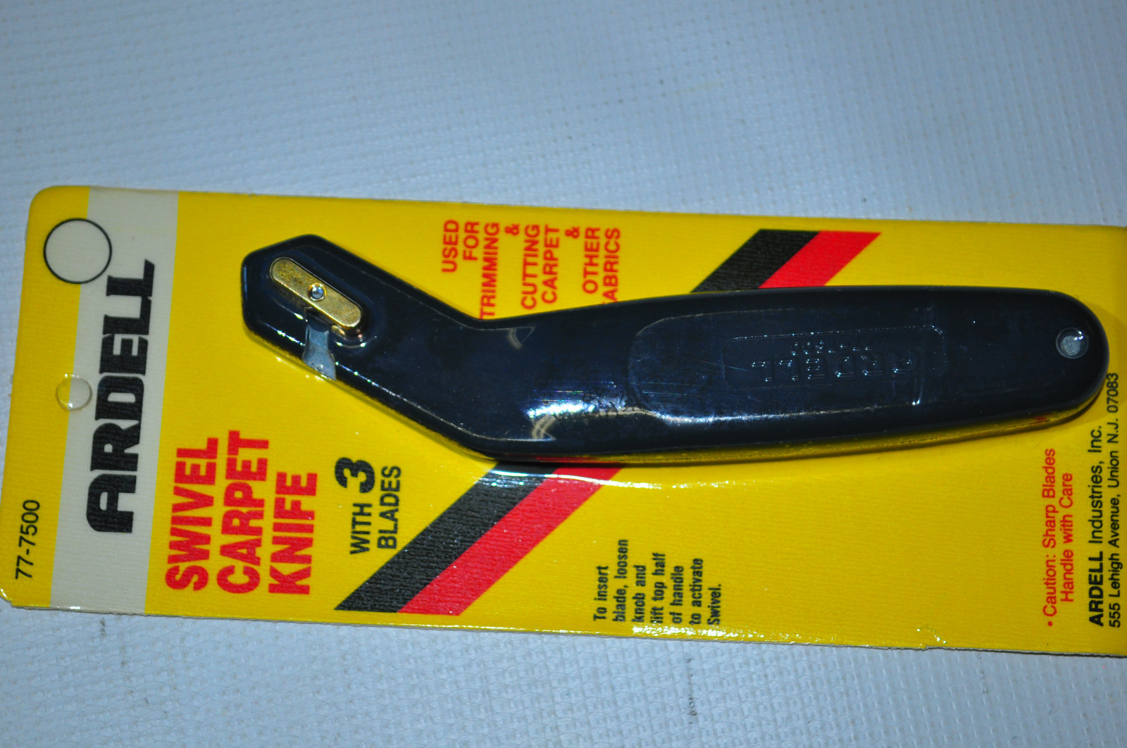 Ardell Swivel Carpet Knife with 3 Blades #77-7500  Made in USA