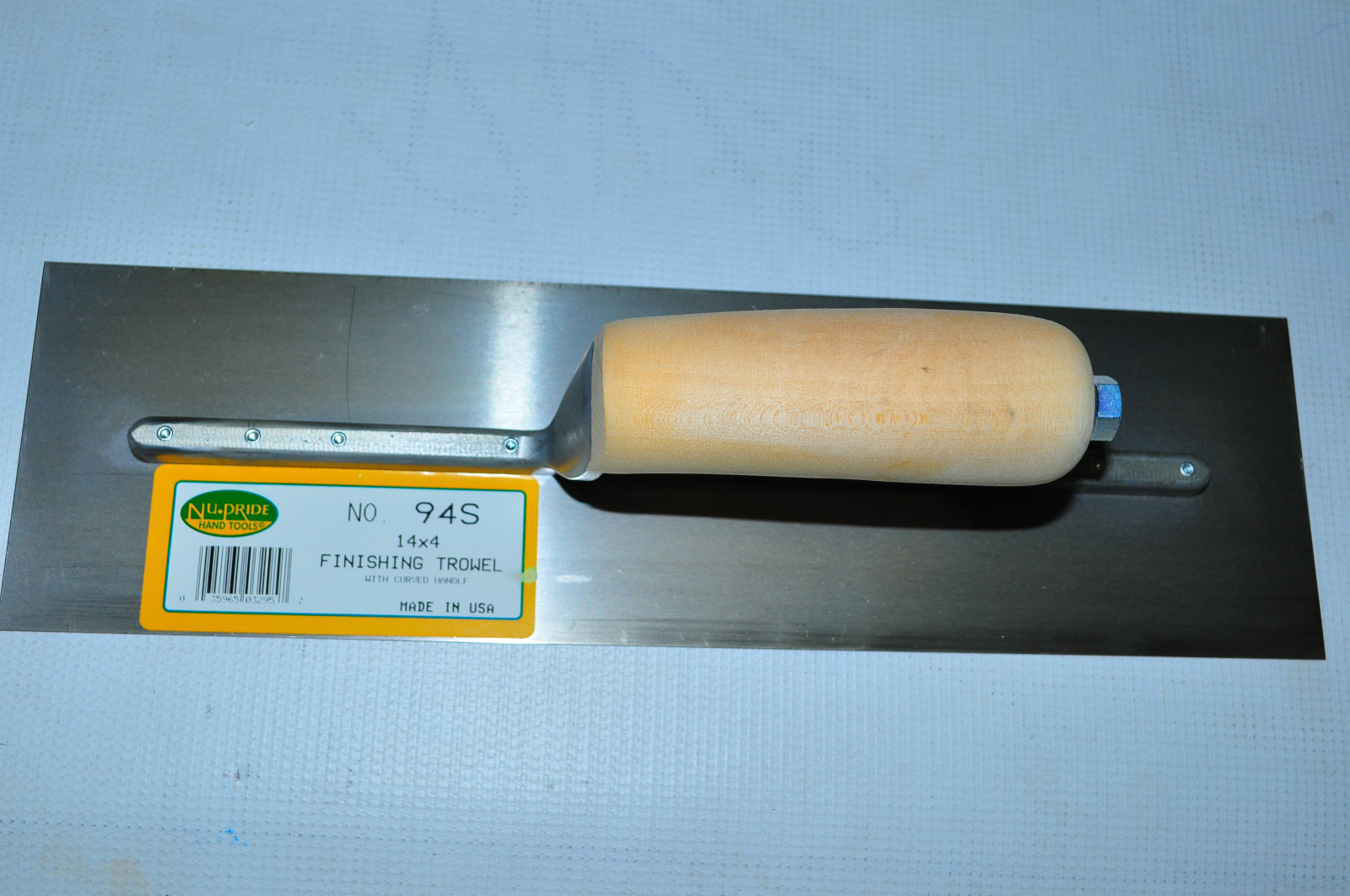 Marshalltown 94S Nu-Pride Carbon Steel Trowel w/Curved Plastic Handle 14"x 4".