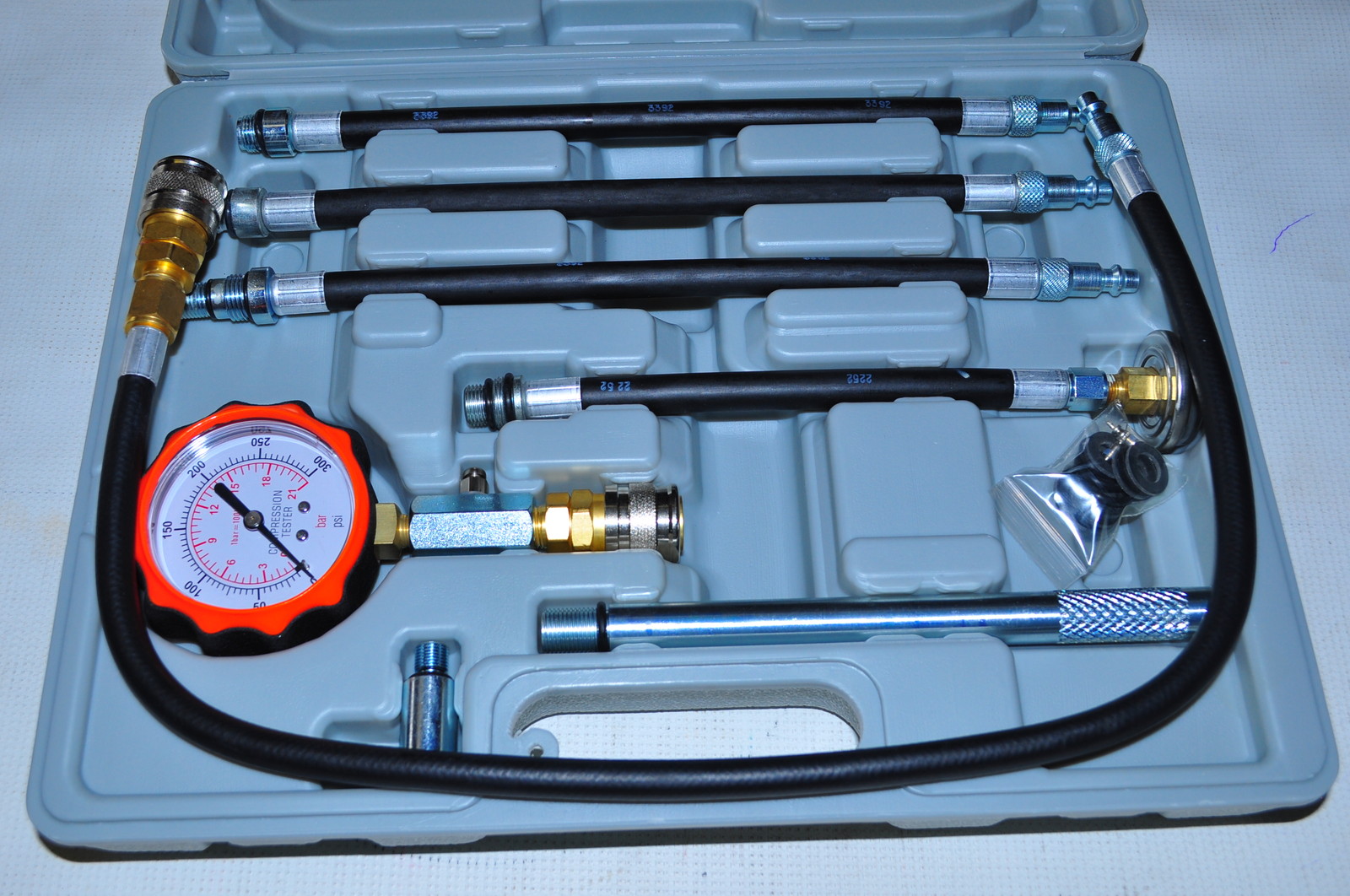 Master Compression Test Kit-domestic,foreign cars and light trucks w/Gas Engine