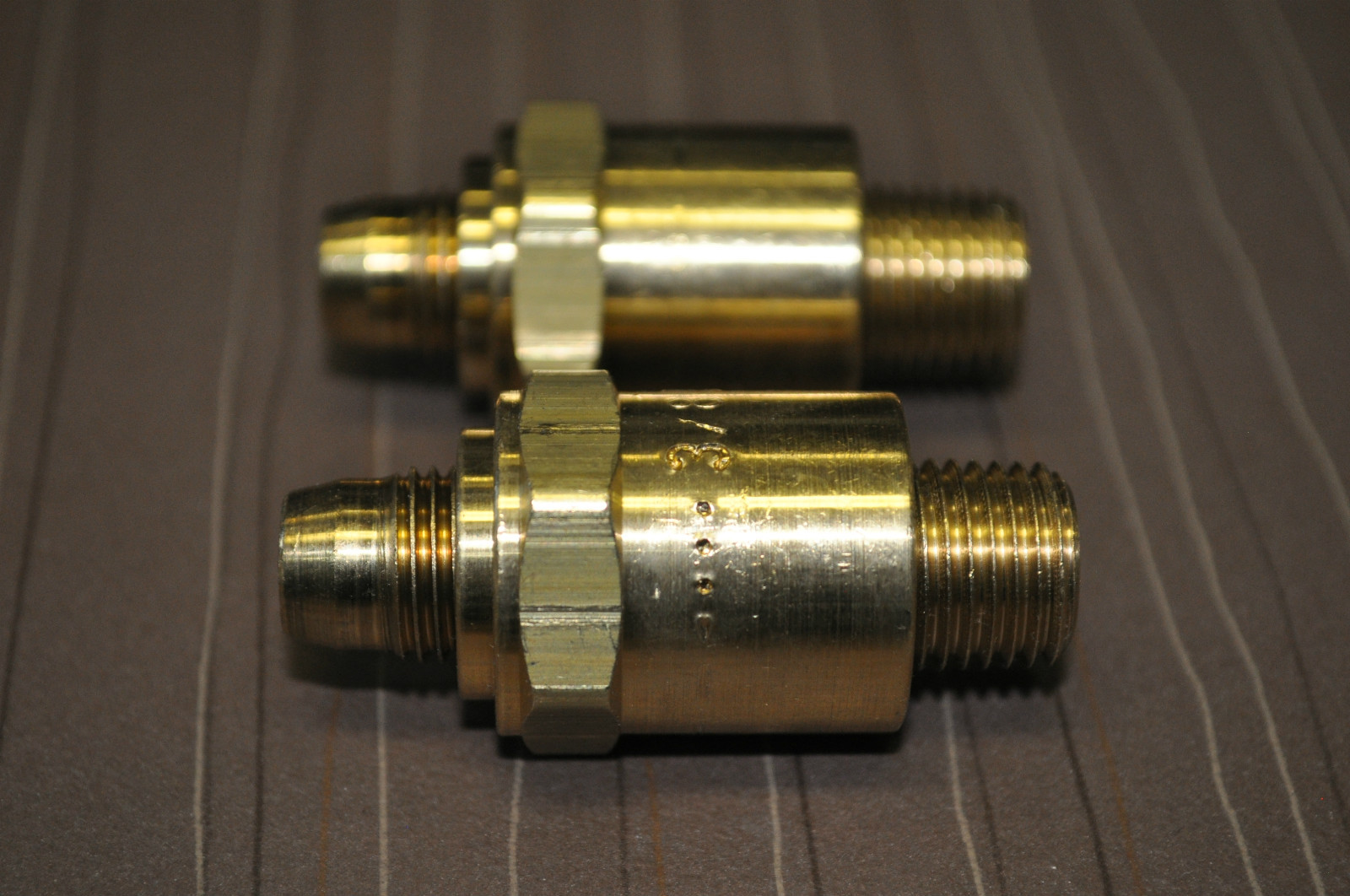 Reusable Hose End solid fits hose 21/32 in OD ,3/8in ID 1/4in NPT Amflo 621-2ea
