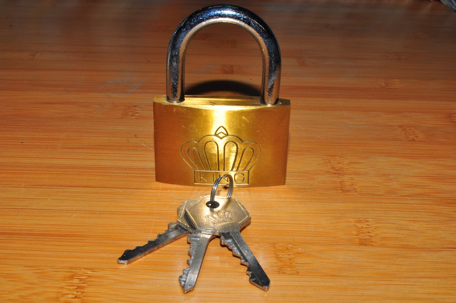 SOLID BRASS LOCK PADLOCK WITH 3 KEYS 2-3/8 IN - 60MM BRAND NEW