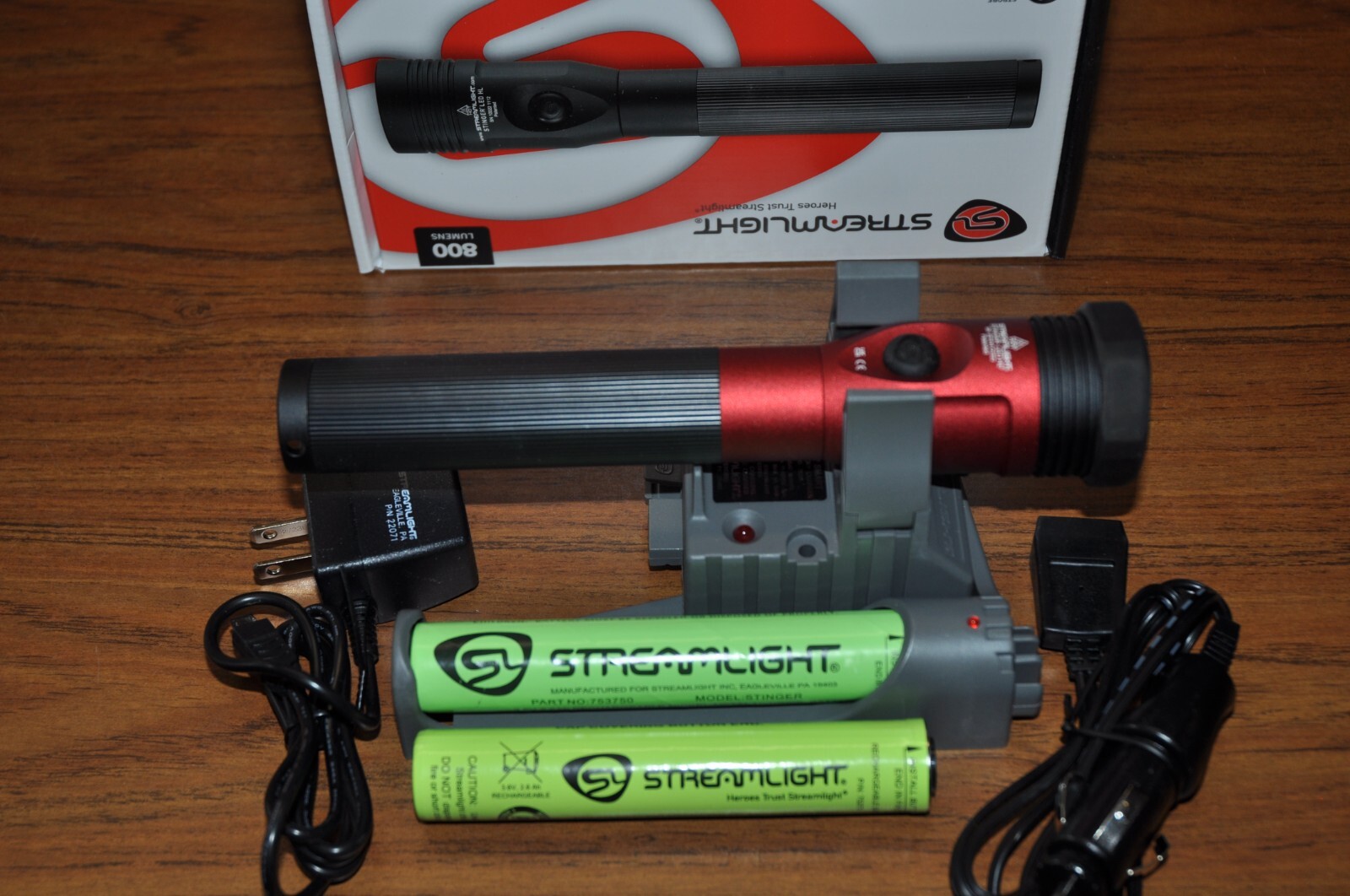 Streamlight 75484 Red Stinger 800 Lumens LED HL 120/DC PiggyBack Charger 2battey