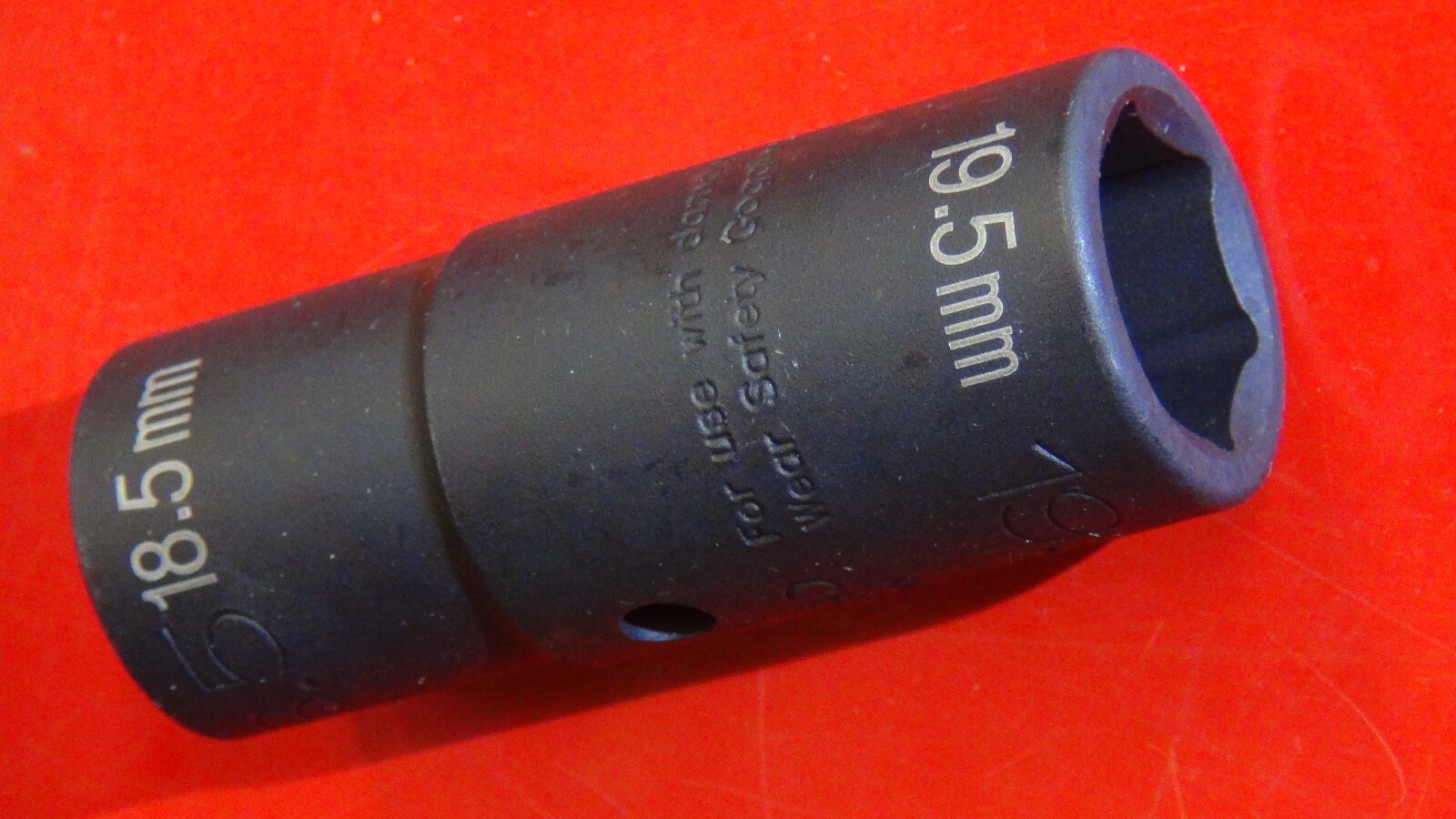 1/2 Dr. 18.5mm x 19.5mm Damaged Lug Socket Deep Length Flip Impact GP2189D