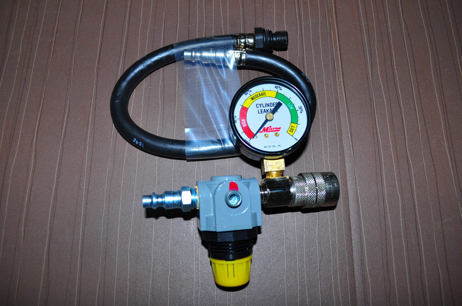 Cylinder Leakage Tester with 14mm and 18mm adapter Milton S-1257 Made in USA