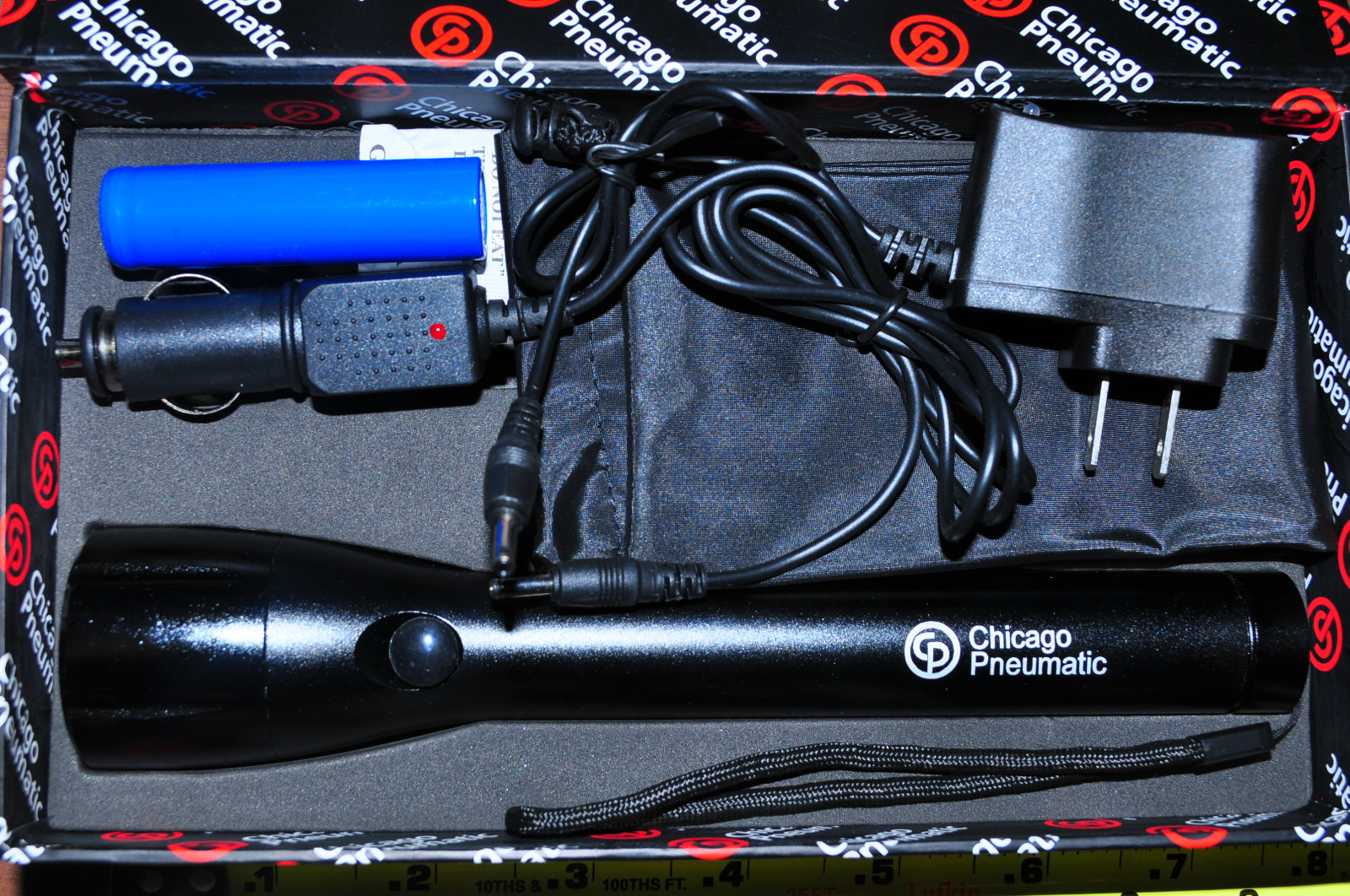 LED 9" RECHARGEABLE FLASH LIGHT AC/DC CHARGER. CHICAGO PNEUMATIC 8940170144