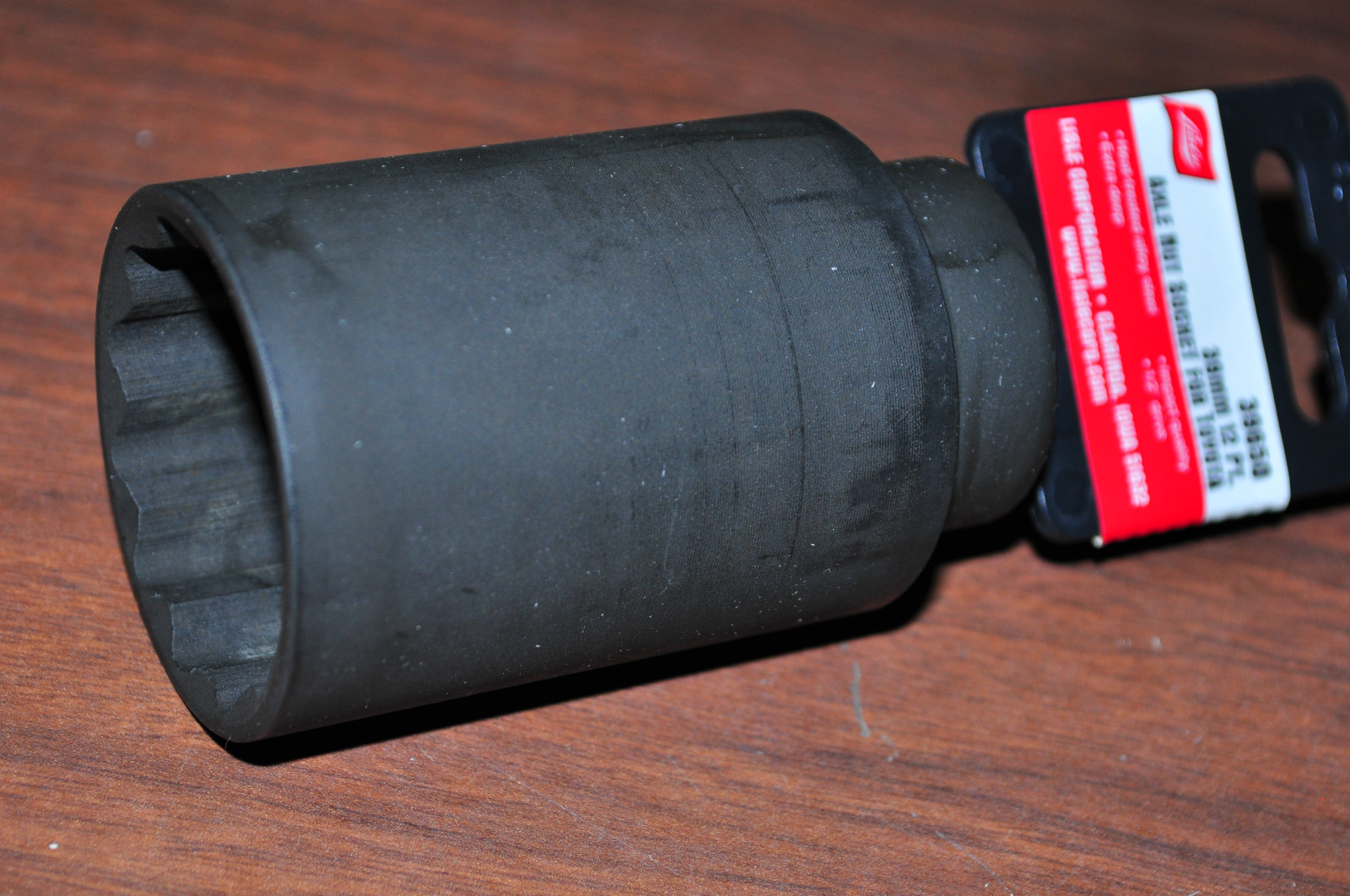 Lisle 39650 1/2 Dr. Deep 39MM 12 Pt. Axle Nut Socket For Toyota