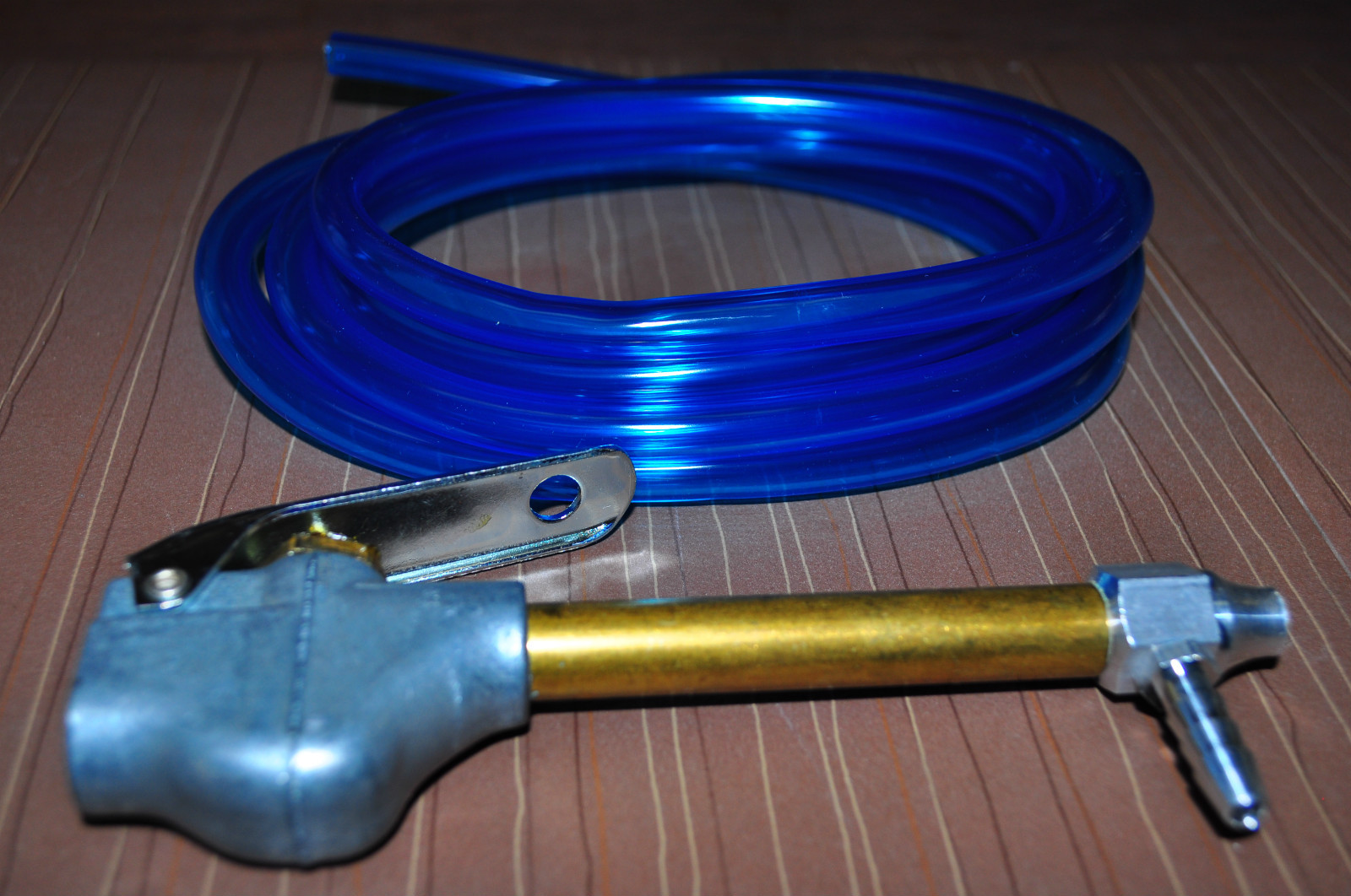 Siphon Spray Blow Gun Kit Complete with 8' of tubing  Made in USA Milton S-157 .