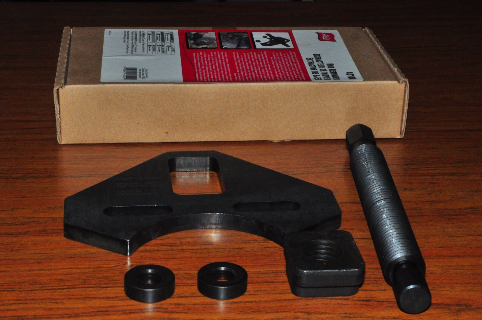 Lisle 40100 Hub Remover Removes Frozen Hub Assemblies