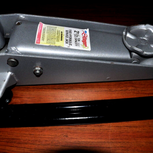 OTC 1503 Stinger 2-1/2 Ton Hydraulic Service Jack