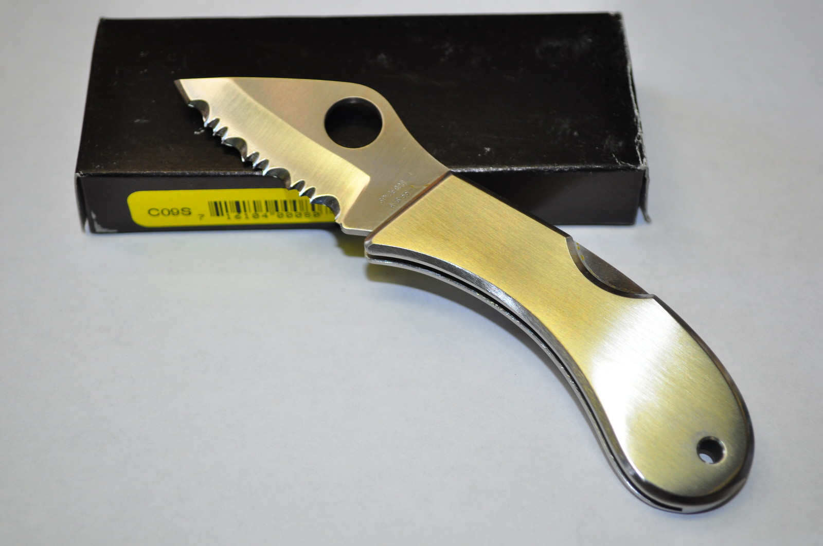 SPYDERCO CO PILOT CO9S SERRATED EDGE MADE IN JAPAN,COLLECTOR MST HAVE BRAND NEW