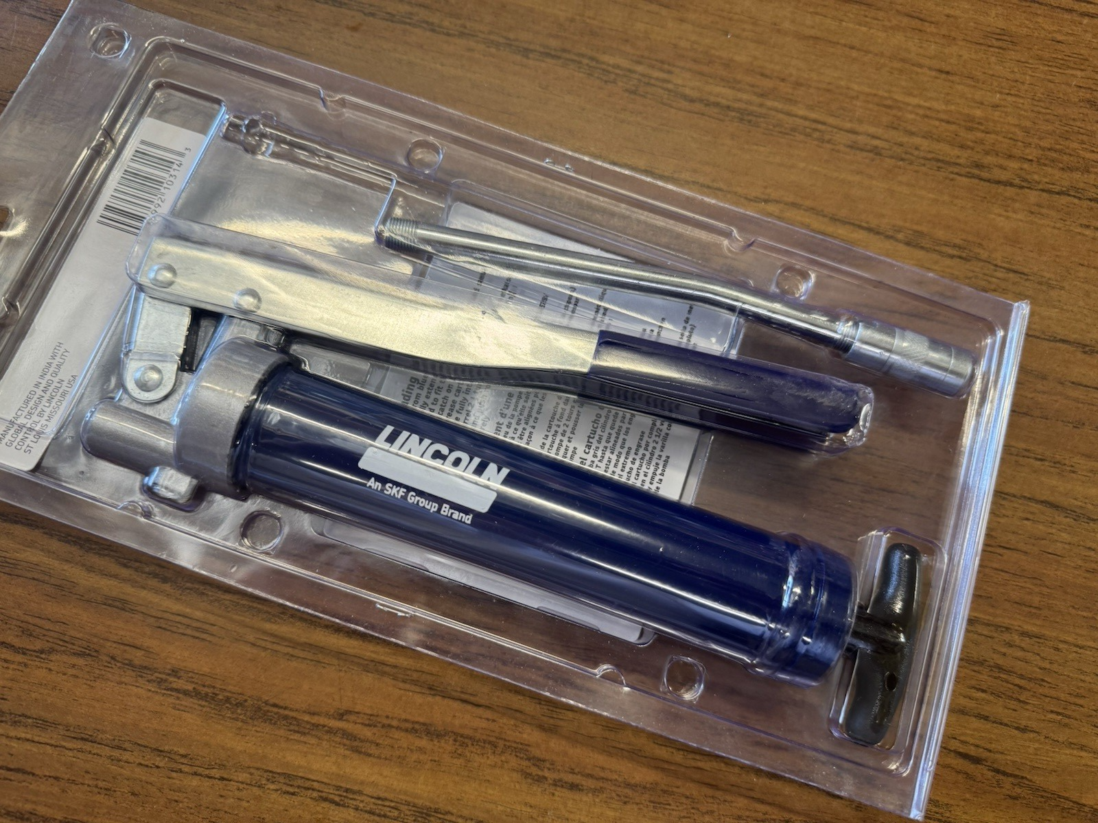 LINCOLN G103 Heavy Duty Mini grease gun with 3 oz Catrifge 6,000psi 7"pipe exten