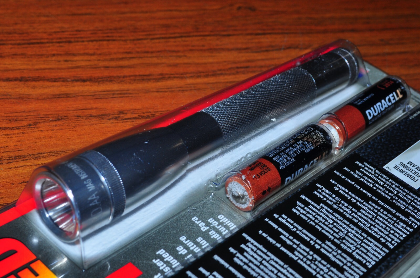 Maglite SP2210H Mini Maglite® 3 Watt LED Flashlight Silver 2 Cell AA w/ Holster