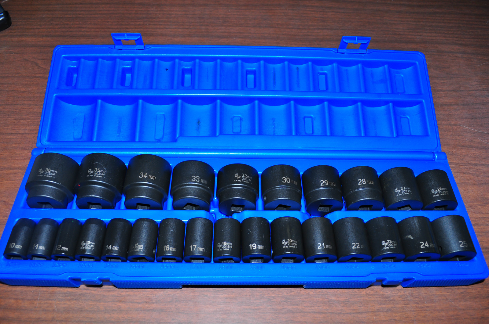 Metric 10 to 36 MM 1/2" Drive Standard Length Impact Set 6 points Grey 1326M
