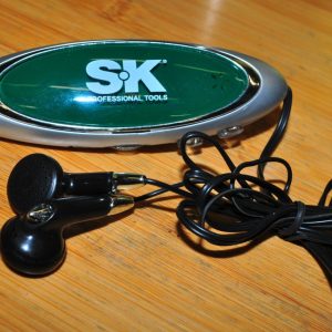Radio with Ear plug 3V Clip build in SK hand tool