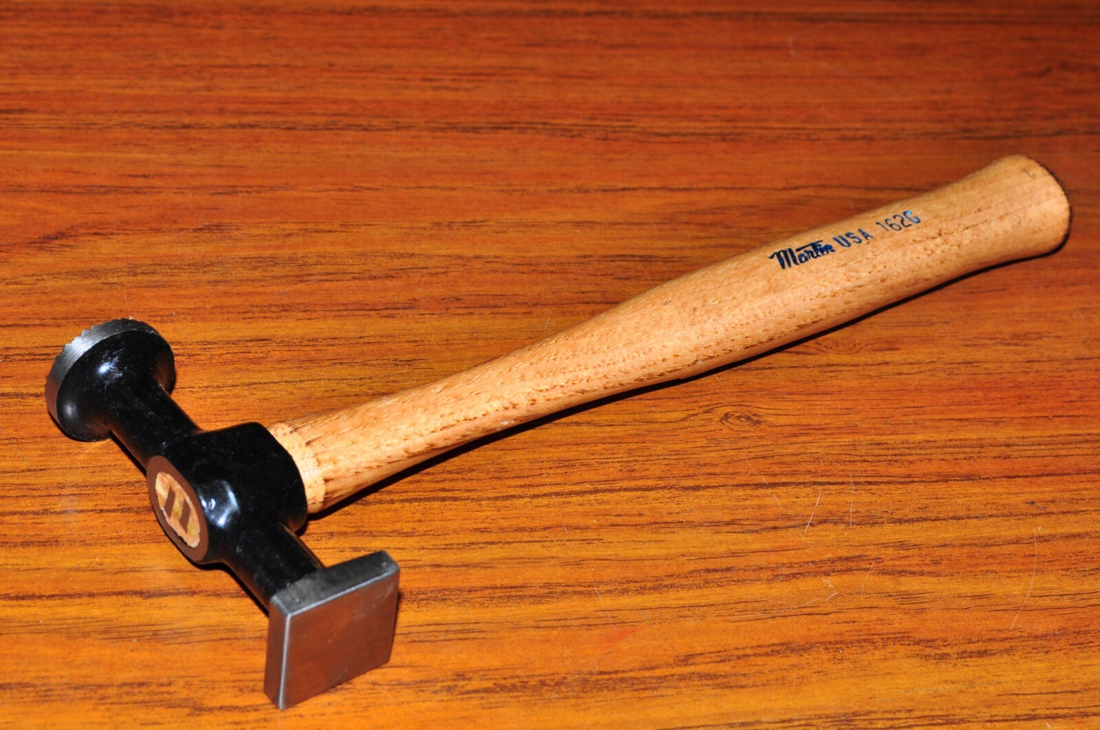 AUTO BODY SHRINKING HAMMER WITH SQUARE HEAD,WOOD HANDLE MARTIN 162G MADE IN USA