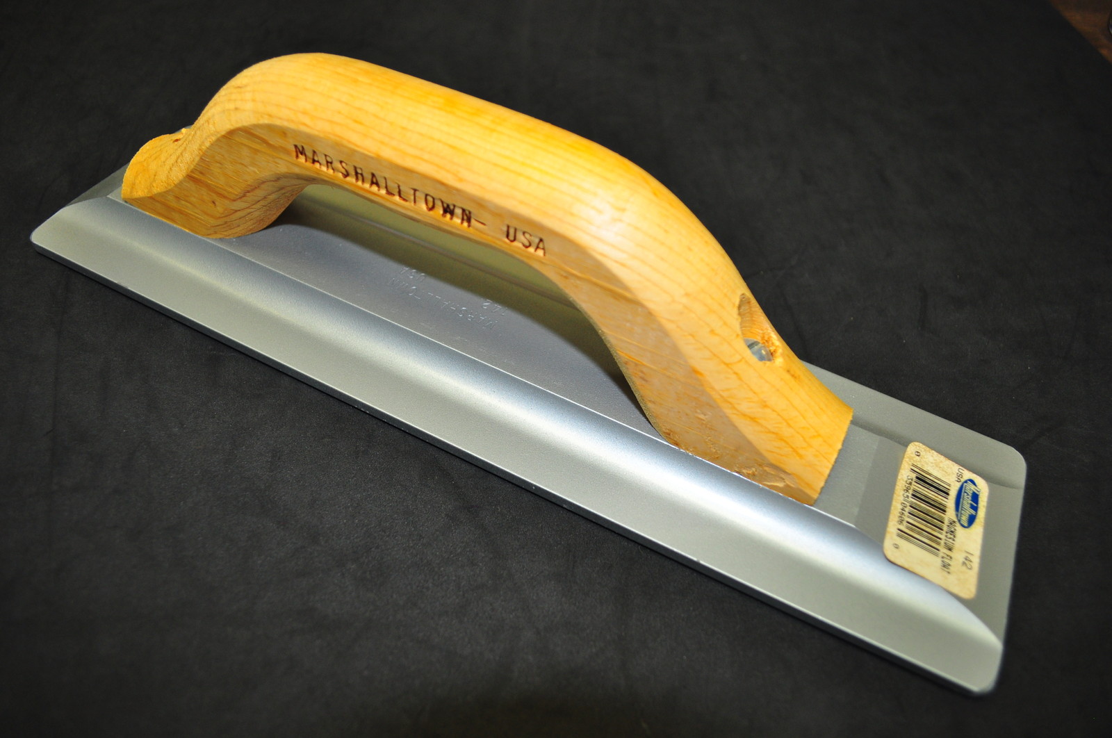 Marshalltown - 142 - Magnesium Float 12in X 3-1/8in Square/Beveled End w/Wood Ha
