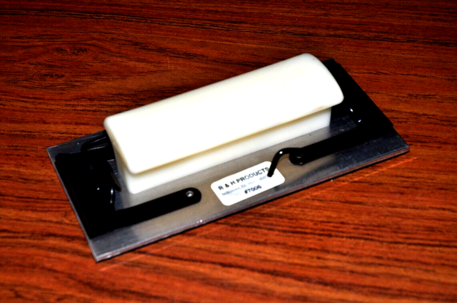 R&H Industries 7006 HAND SANDER-BODYMANS STANDARD PAD (W/ HOLES) COMPOSITE HANDL