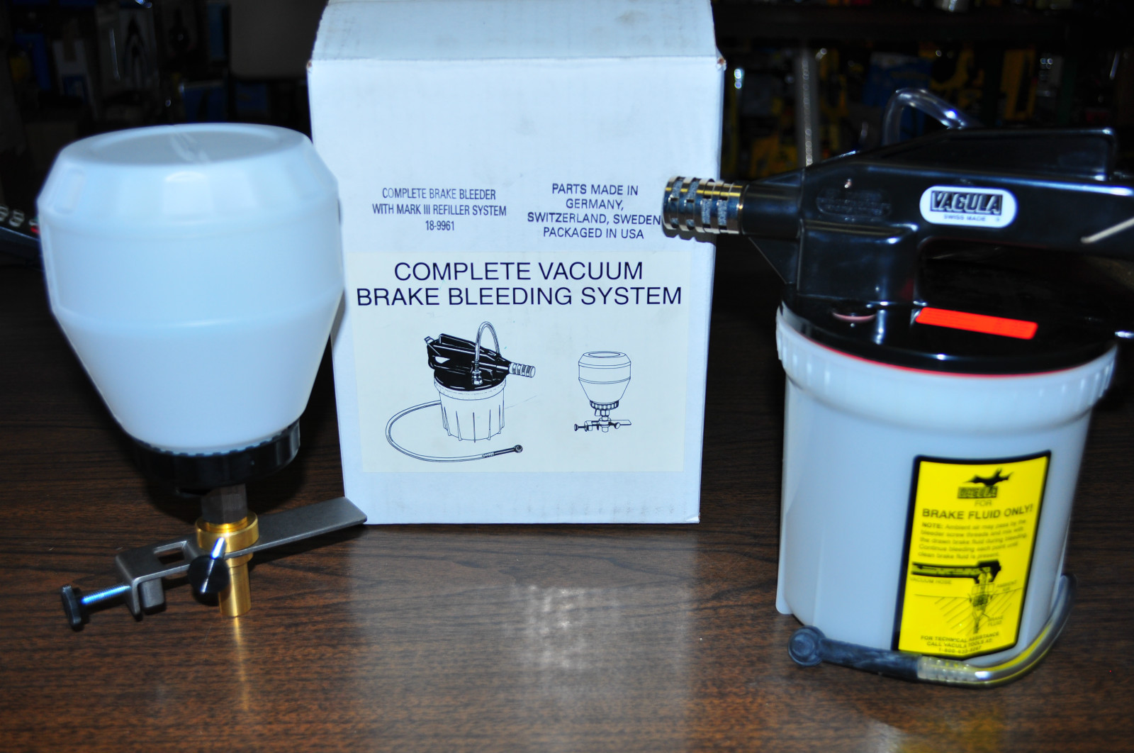 VACULA 18-9961 BRAKE FLUID VACUUM BLEEDER WITH REFILL BOTTLE MADE IN SWISS