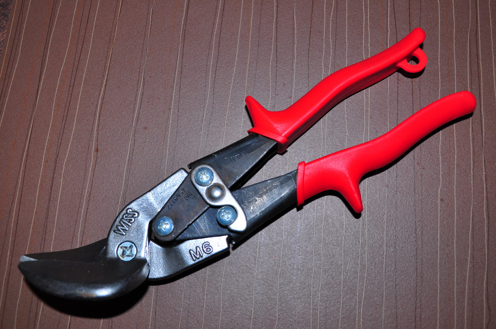 Wiss 9-1/4" Metalmaster® Offset Tin Snips, Cuts Straight to Left, Red Grips M6R