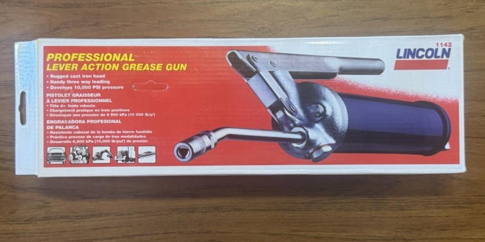 Lincoln 1142 Heavy Duty Lever Action Manual Grease Gun with Rigid Extension