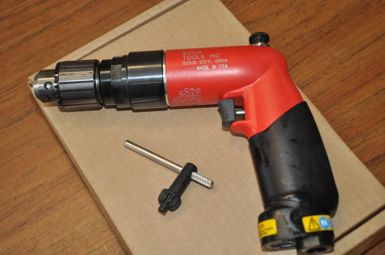 SIOUX 1454ESR AIR OPERATED 3/8 INCH DRILL REVERSIBLE VARIABLE SPEED MADE IN USA