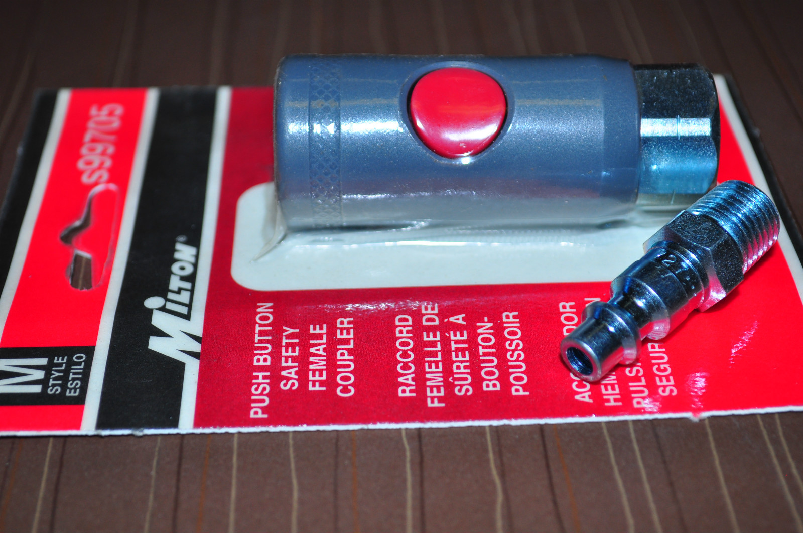 1/4" NPT M-Style Female Push Button Safety Coupler with Plug Milton S99705, 727