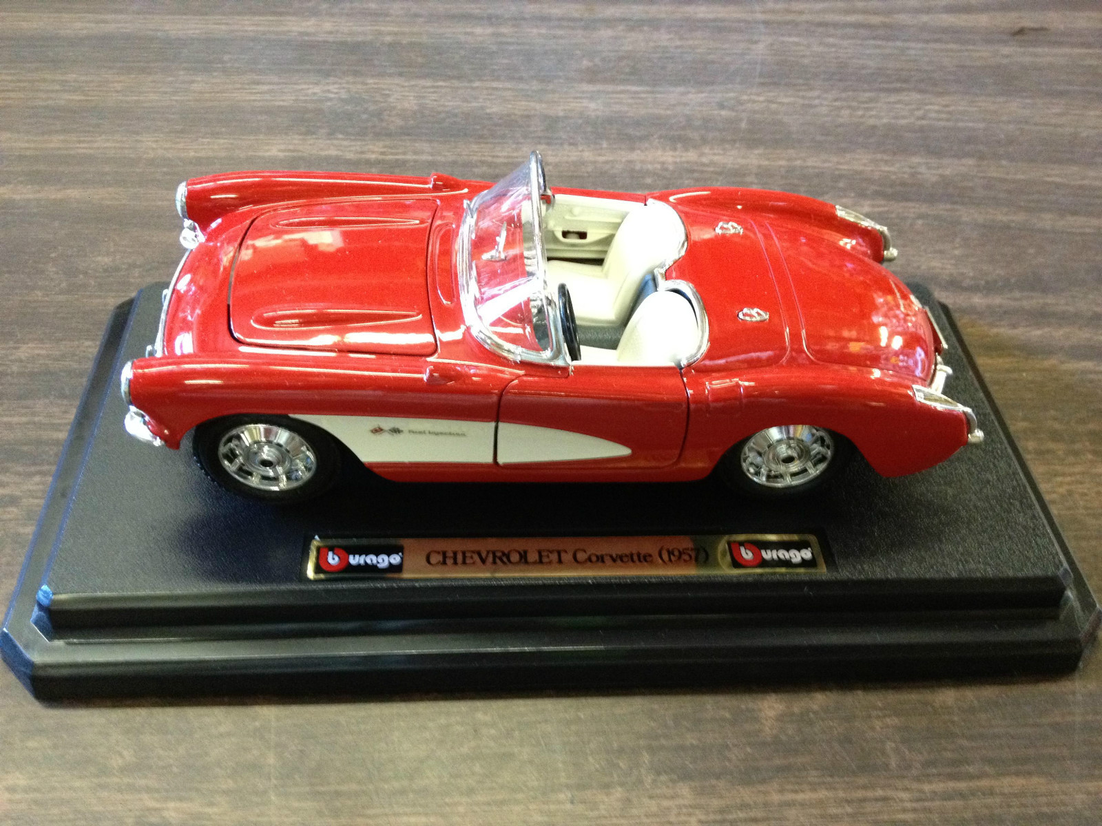 Makita Collection 1957 Chevrolet Corvette (1957) Made in Italy Burago Limited Ed