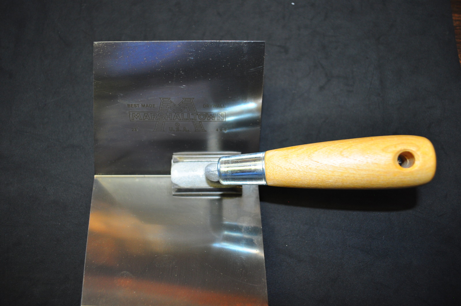 Marshalltown 23 DRYWALL INSIDE CORNER TROWEL 4"x5" WOOD HANDLE MADE IN USA