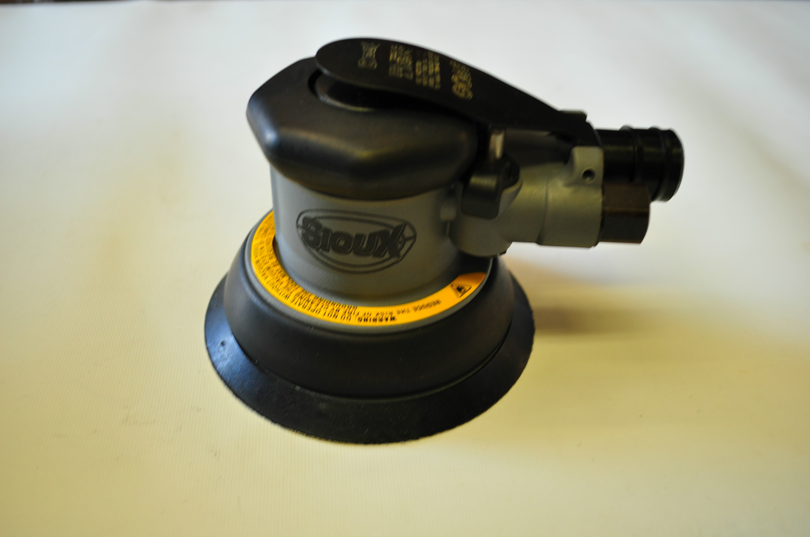 SIOUX 890V V AIR OPERATED ORBITAL DISC 5 INCH AIR PALM SANDER WITH VACUUM USA