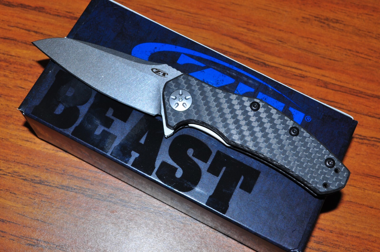 ZERO TOLERANCE S35VN Powdered steel Blade Carbon fiber handle KERSHAW ZT 0770CF