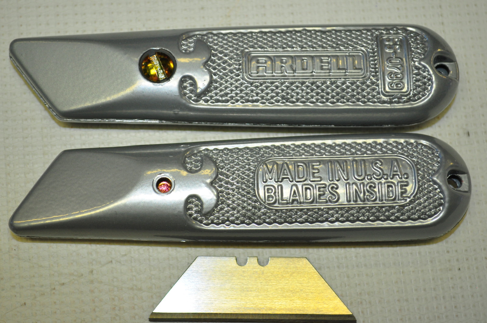 Ardell Heavy Duty Utility Knife Fix blade w/ 5 Blades 2 ea Made in USA #55-0799