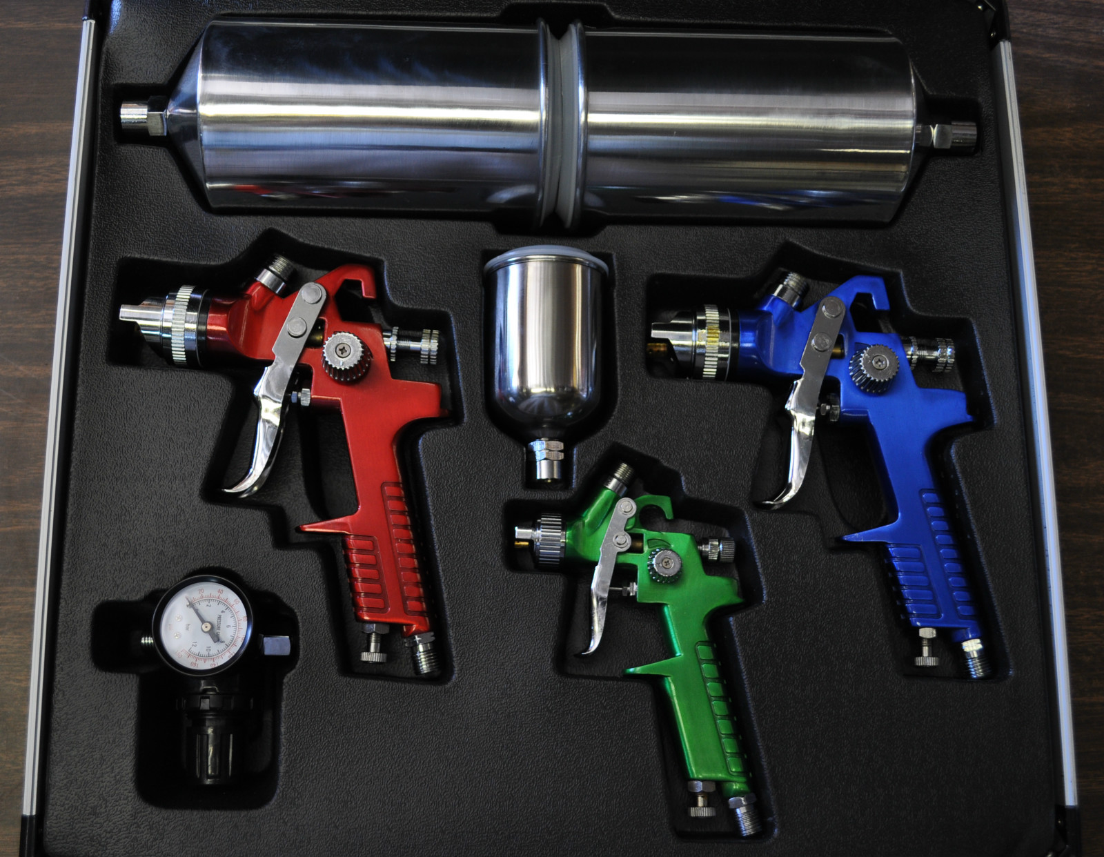 HVLP HIGH VOLUME LOW PRESSURE SPRAY GUN 4 PCS KIT WITH ALUMINUM CASE TITAN 19221