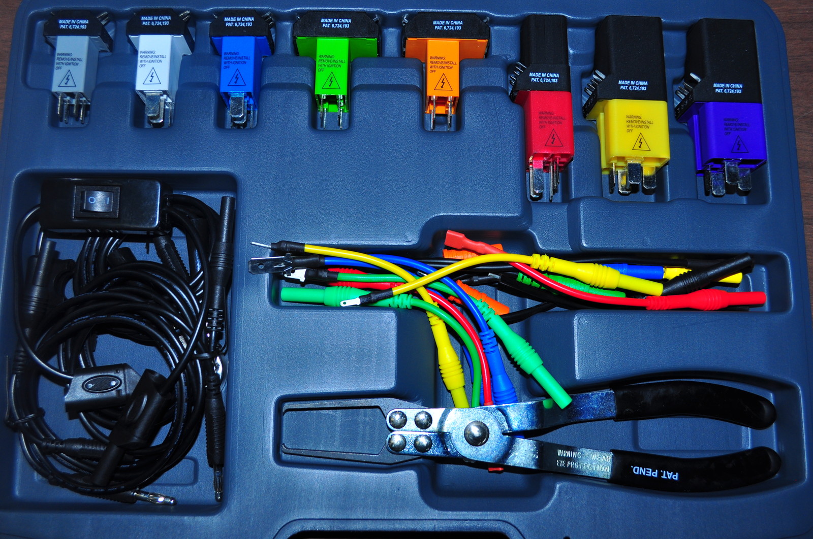 Live Circuit ,Relay Fused Circuit Tester kit w/8 Jumpers, test Lead Lisle 69300