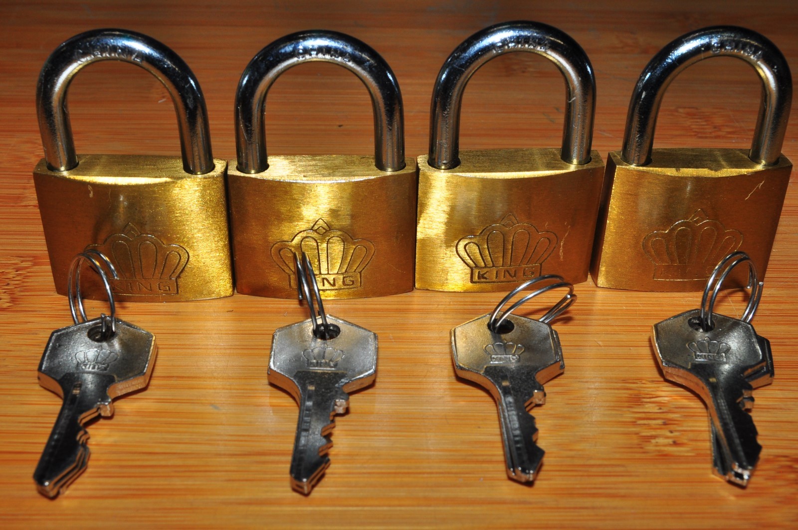 SOLID BRASS LOCK PADLOCK 3 KEYS 1-3/8" IN 35MM 4 PCS SALE BRAND NEW King Crown