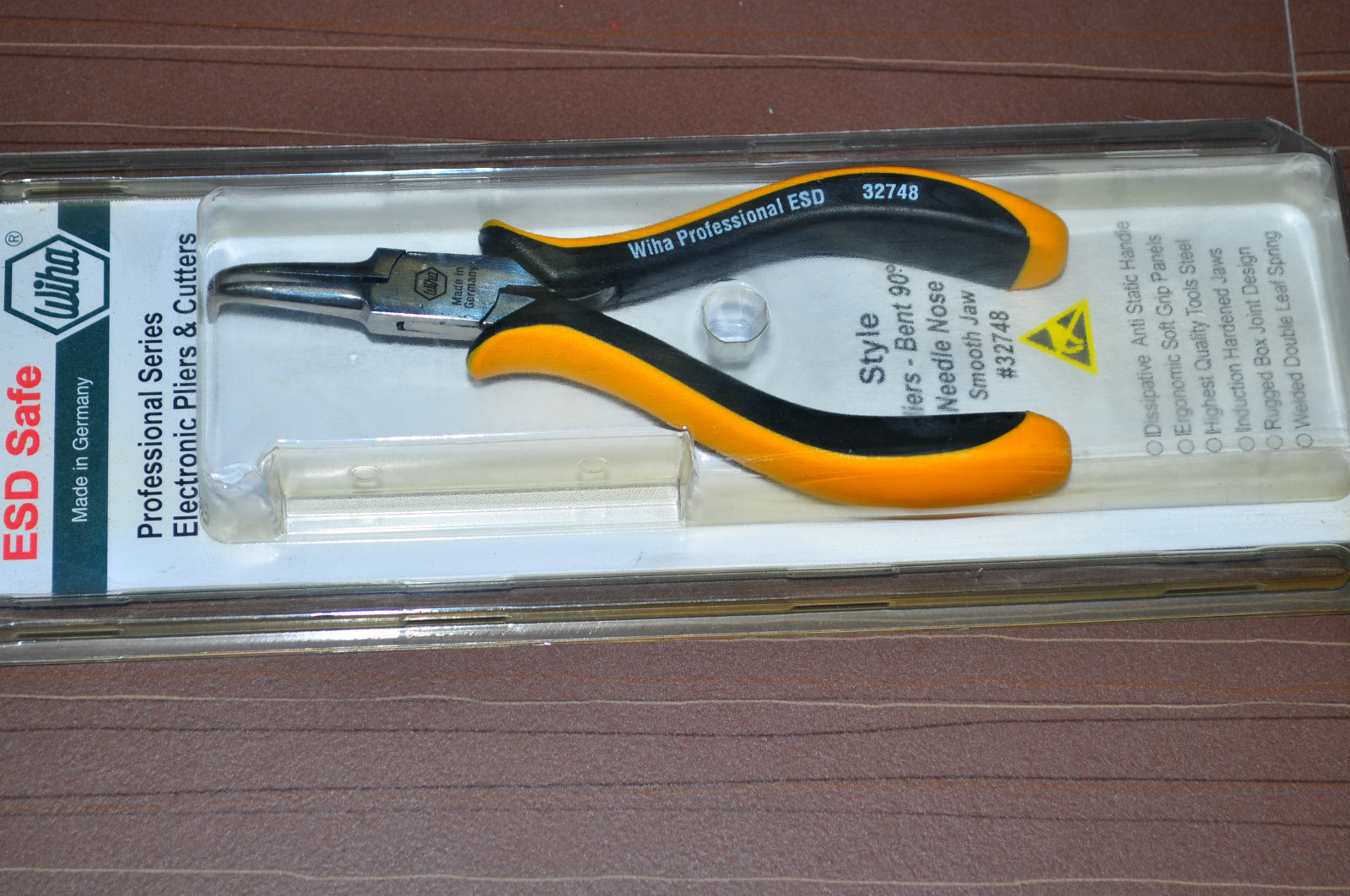 WIHA ESD-Safe Plier,Bent Needle Nose,Smooth Jaws Ergo Grip Hdl, 5-45/64"GERMANY